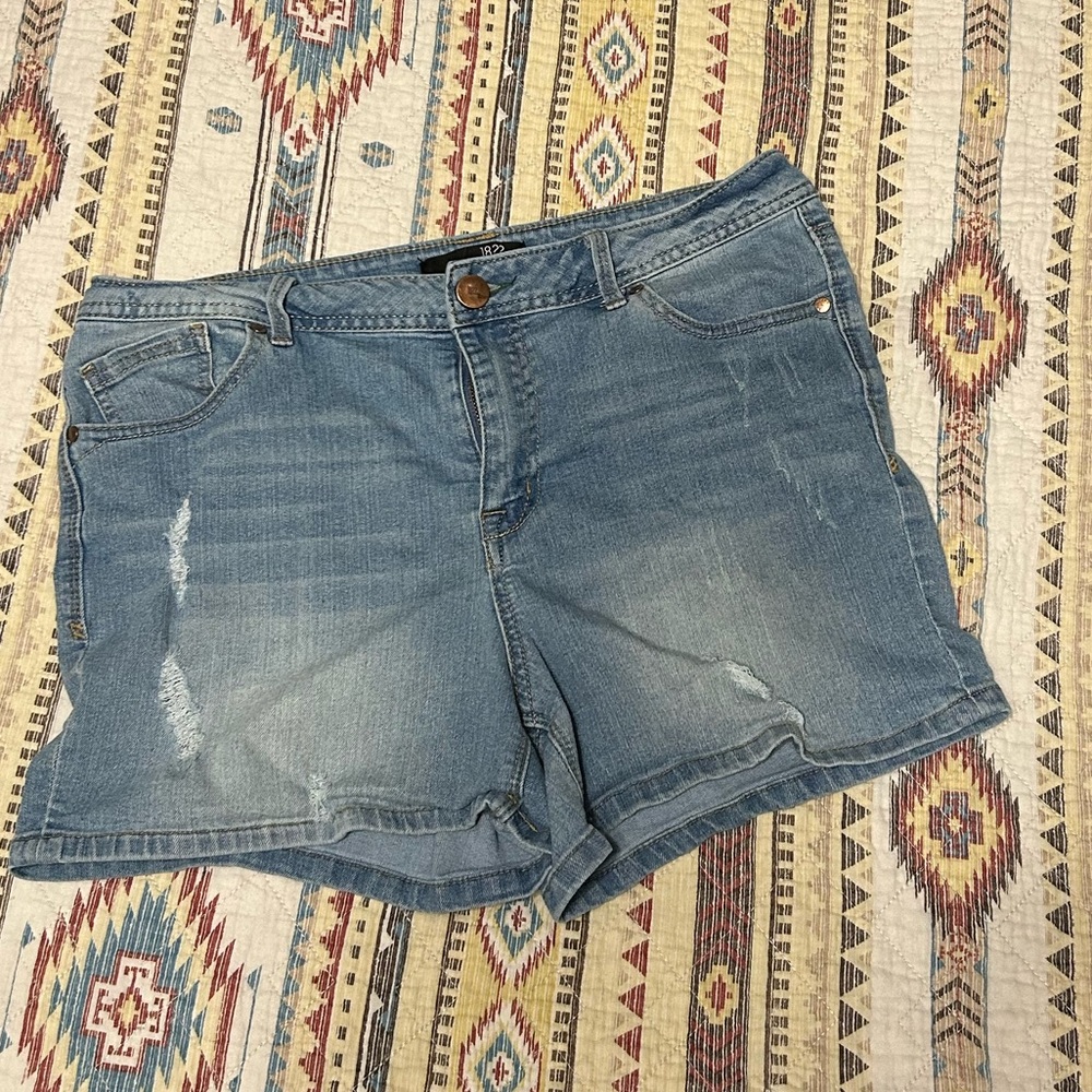 1822 Denim Shorts size 30